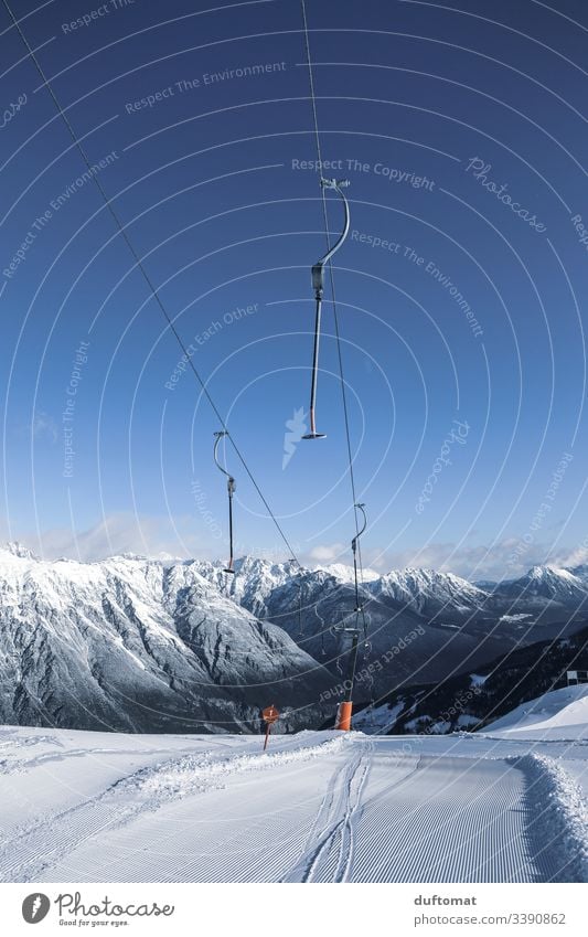 Tellerlift vor Bergpanorama Panorama Berge Schnee Skifahren Tal Powder Anfänger kalt Piste Sonnenaufgang Spuren Gebirge Skigebiet Winter Abfahrt Wintersort