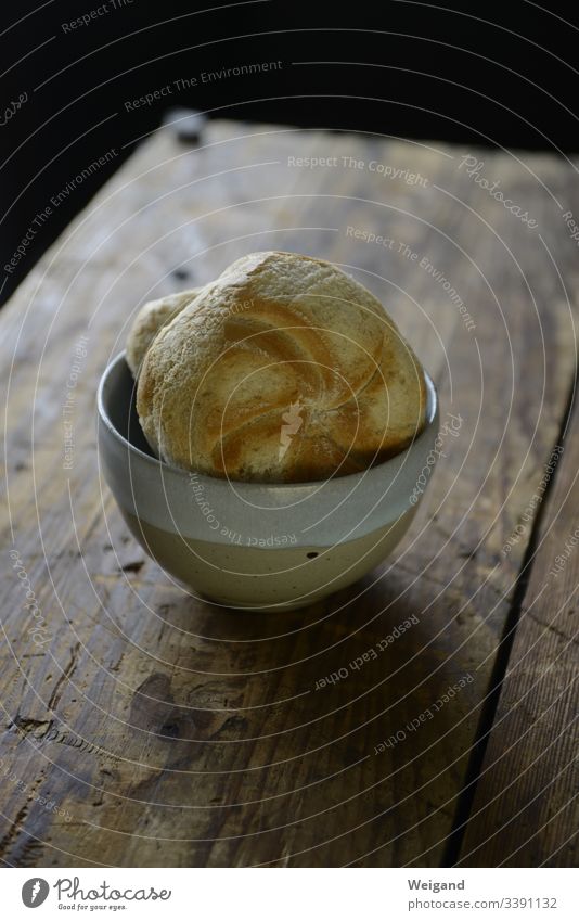 Brötchen Brot einfach essen Ernährung Lebensmittel lecker Innenaufnahme Frühstück frisch Teigwaren Backwaren Farbfoto Abendessen Brunch Bioprodukte