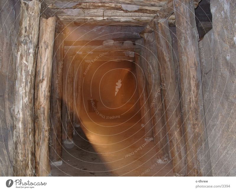 downtown Höhle Balken Berge u. Gebirge hell unter der Erde