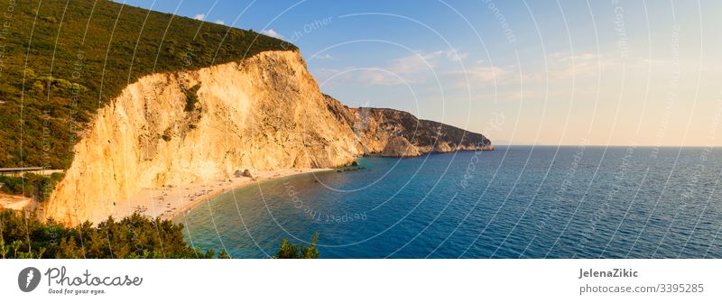 Strand von Porto Katsiki auf der Insel Lefkada, Griechenland ionisch Paradies schön Meereslandschaft Felsen Lefkas blau Urlaub malerisch lefkada Küste Klippe