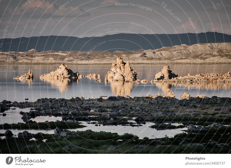 Mono Lake - Kalifornien - Sierra Nevada USA Panorama (Aussicht) Zentralperspektive Menschenleer Außenaufnahme Farbfoto Natronsee Turm Sediment Kalkstein