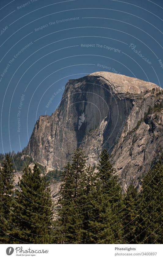 Yosemite Nationalpark - Half Dome Kontrast Licht Menschenleer Außenaufnahme Farbfoto Yosemite Valley Kalifornien Amerika USA Abenteuer Sierra Nevada