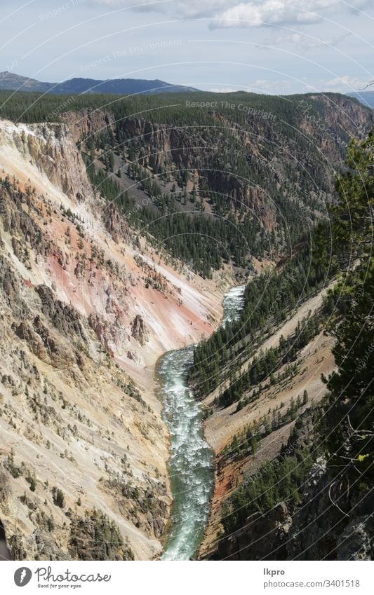 yellowstone nationalpark die natur Wyoming Wunder Feiertag Szene heiß Ausflugsziel Ruhm Landschaft treu Berge u. Gebirge amerika Ansicht reisen Wasser Natur