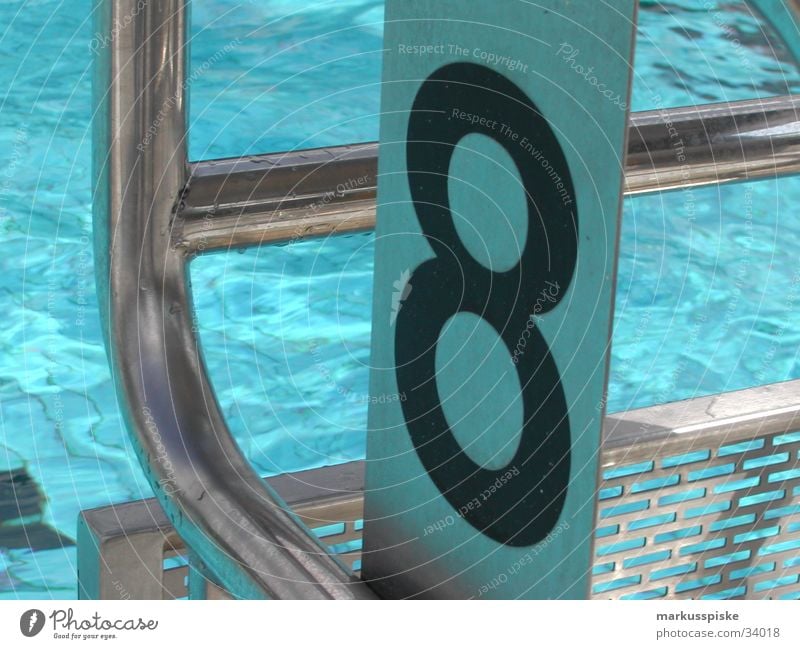 startblock no. 8 Schwimmbad Freibad Startblock Reflexion & Spiegelung Ziffern & Zahlen Wellen Sport Wassertropfen Sonne Metall Schwimmsport Schwimmen & Baden