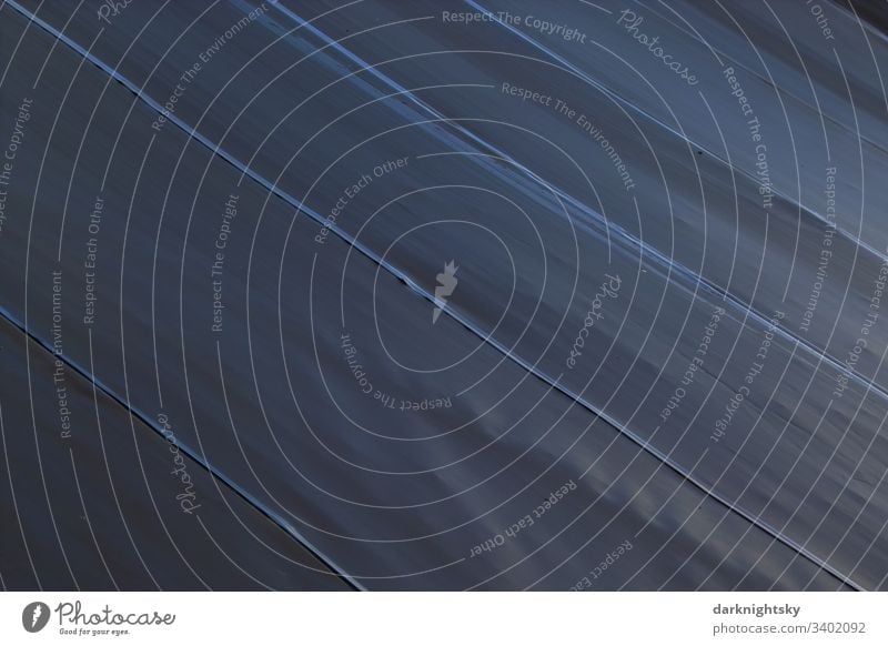 Schwarze Folie in Bahnen schwarzer Hintergrund nähte Schwarze Textur Minimales Schwarz dunkelgrau Darkmode Diagonale Kunststoff Baustelle Deponie Technik Abfall