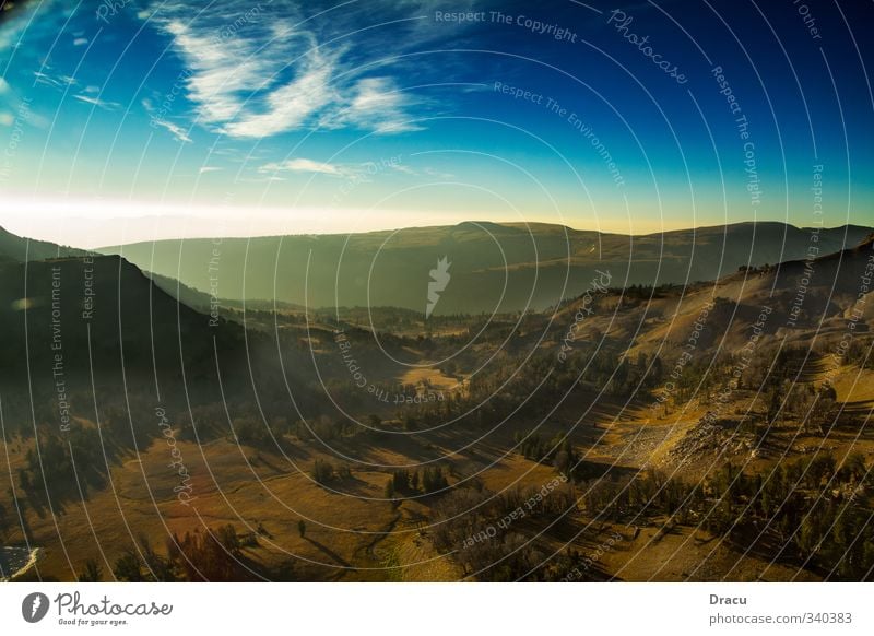 Landschaftspanorama Natur Tier Himmel Sommer Baum Wildpflanze Wald Hügel Felsen Berge u. Gebirge Menschenleer Sehenswürdigkeit Abenteuer Einsamkeit einzigartig