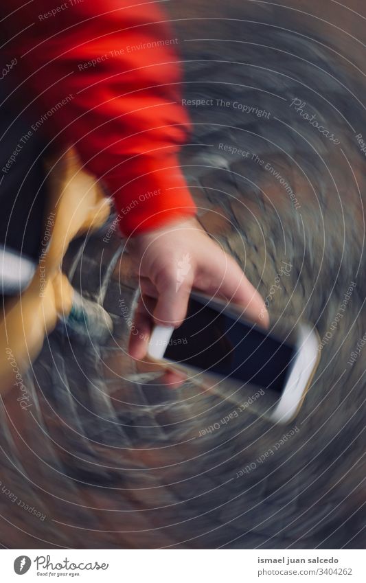 Männerhand mit Smartphone, techniksüchtig Mann Person menschlich Hand Telefon weiß Technik & Technologie Mobile Mitteilung Business Bildschirm Zelle Funktelefon