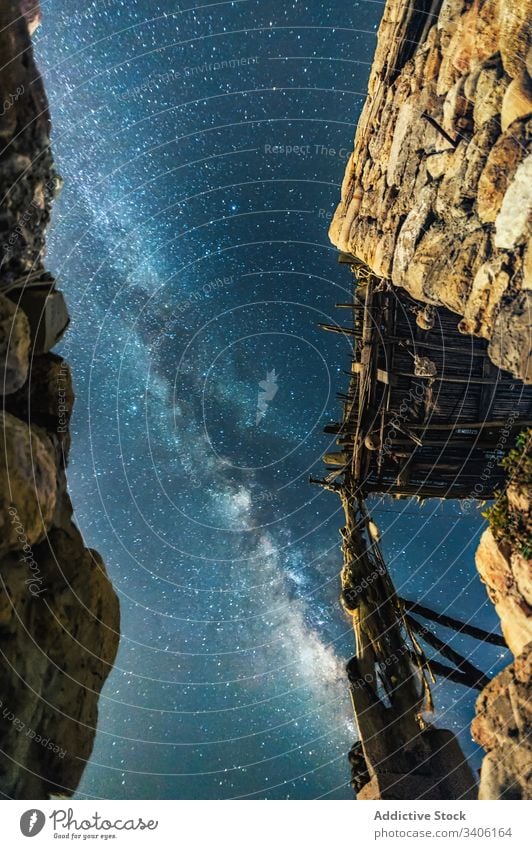 Antike Struktur gegen Sternenhimmel antik Gebäude Stein Himmel Nacht Wand Ibiza Spanien cala d'hort Felsen Natur Klippe malerisch Ausflugsziel Architektur