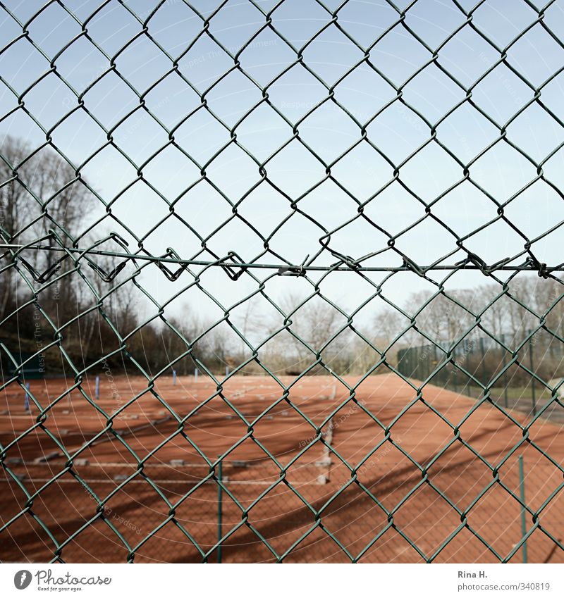 Geschlossen Freizeit & Hobby Sport Fitness Sport-Training Ballsport Sportstätten Tennisplatz Frühling Schönes Wetter Maschendrahtzaun Quadrat geschlossen