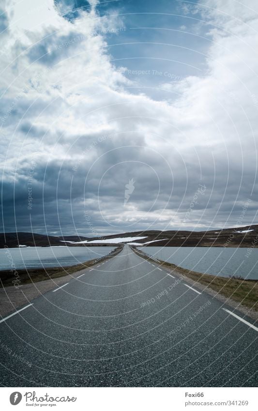 unendliche Weite Landschaft Urelemente Wasser Himmel Wolken Sommer Klimawandel Schnee Hügel Berge u. Gebirge Küste Verkehrswege Straße Stein Beton entdecken