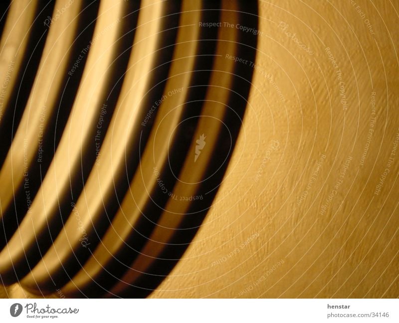 rings in yellow Lampe Licht gelb Wand Fototechnik Schatten Makroaufnahme