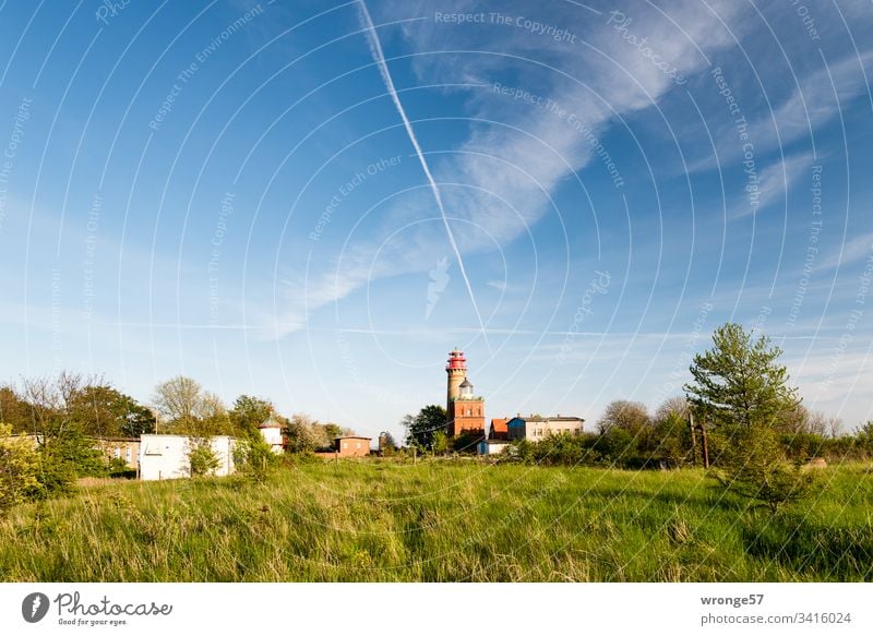 Leuchttürme am Kap Arkona (Insel Rügen) Leuchtturm Küste Landschaft Himmel Natur Außenaufnahme Farbfoto Menschenleer Tag Schönes Wetter Sommer Textfreiraum oben