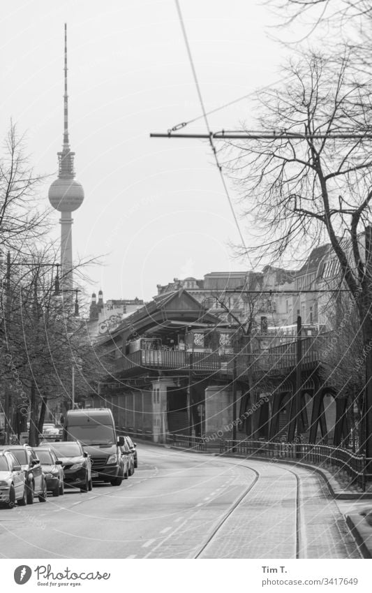 Schönhauser Allee Berlin Prenzlauer Berg Architektur Außenaufnahme Stadt Hauptstadt Menschenleer Stadtzentrum Altstadt Tag Bauwerk Gebäude Straße Bahnhof