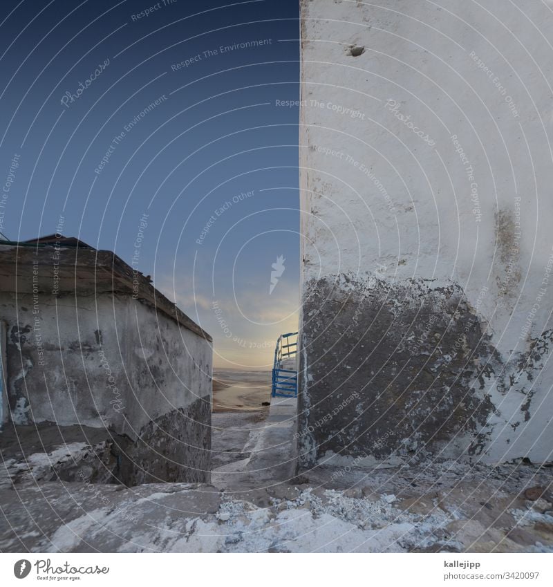 sidi kaouki Eingang Treppe Aufgang Torbogen Strand Küste Marokko Sidi Kaouki Urlaubsstimmung sonnenuntergang Atlantik Wellen Horizont Architektur Fischerdorf