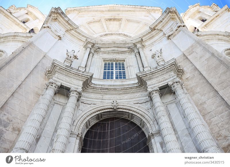 Kathedrale von Cádiz Cadiz Kirche Außenseite Eingang Tür Turm Barock Santa Cruz Spanien Andalusia Europa mittelalterlich Architektur reisen Dom Wahrzeichen