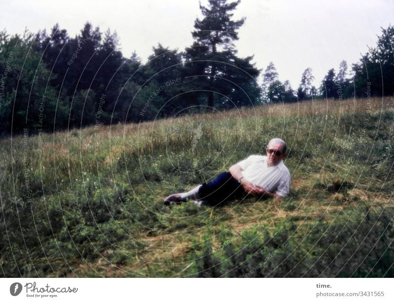 Hanglage Urlaub Reisen sehen beobachten Berge Himmel idylle Gebirge sommer wald genießen erholen entspannen neugier damals Nostalgie früher wiese liegen