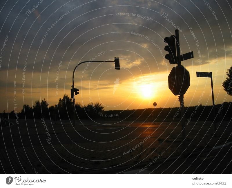 Kreuzung Ampel Sonnenuntergang Wolken Mischung