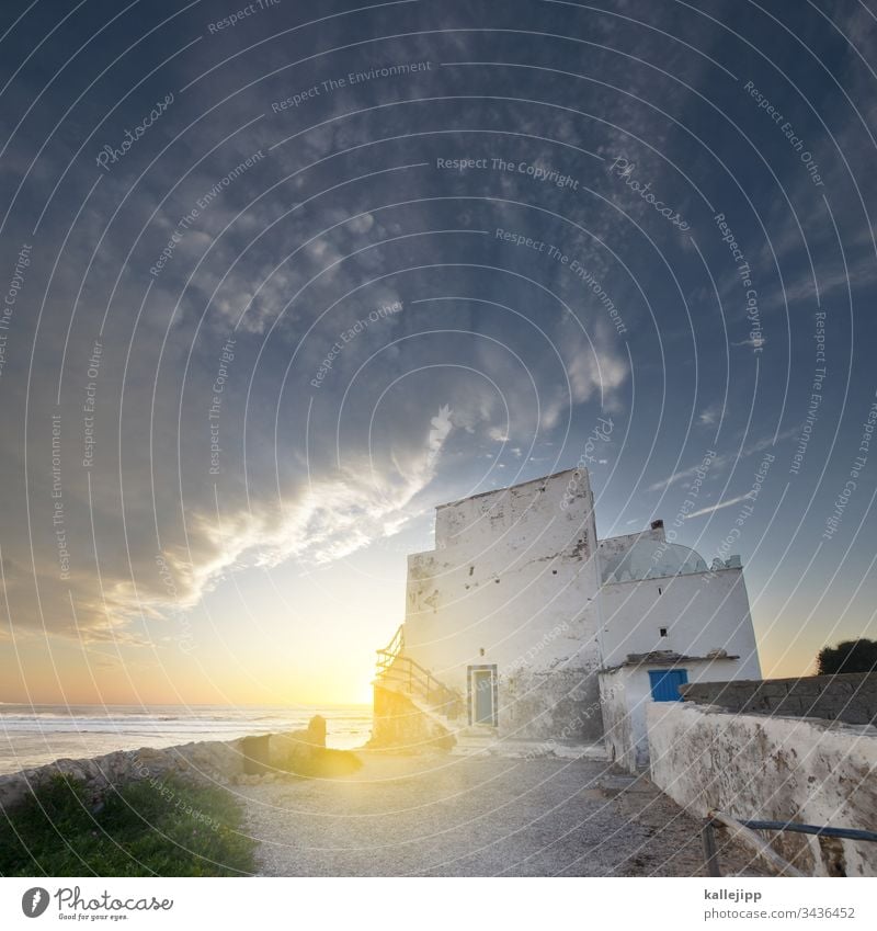 sidi kaouki Eingang Treppe Aufgang Torbogen Strand Küste Marokko Sidi Kaouki Urlaubsstimmung sonnenuntergang Atlantik Wellen Horizont Architektur Fischerdorf