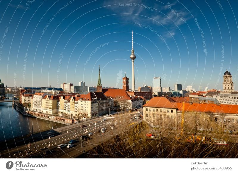 Zentrum Ostberlin außen deutschland ferne frühjahr frühling hauptstadt haus horizont innenstdt licht nikolaiviertel panorama schatten skyline sonne urban