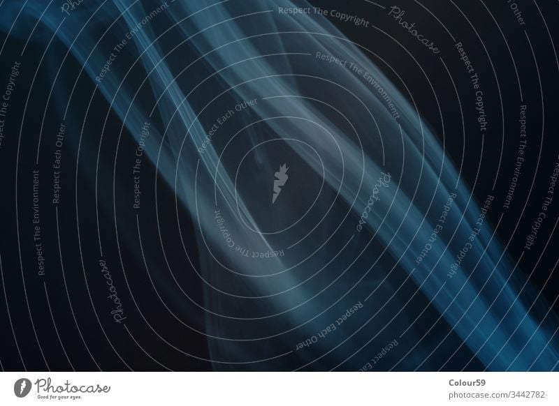 Dynamischer Fluss Tapete Raum Kreativität magisch strömen fließend Air Bewegung Rauch abstrakt Hintergrund Einfluss vereinzelt winken Design sanft Form schwarz