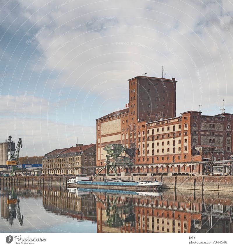 rheinhafen Himmel Flussufer Industrieanlage Fabrik Bauwerk Gebäude Architektur Binnenschifffahrt Containerschiff Hafen Stadt Farbfoto Außenaufnahme Menschenleer