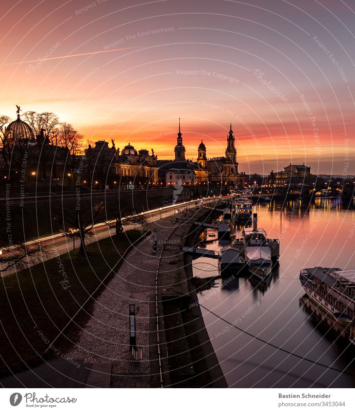 Skyline von Dresden, Altstadt, Sachsen, Deutschland ästhetisch Elbe Detailaufnahme Semperoper Zufriedenheit Kunst Kirche Dom Silhouette historisch