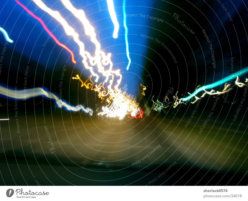 5 Sekunden im Auto Dämmerung Verkehr Langzeitbelichtung Geschwindigkeit Licht Straße PKW