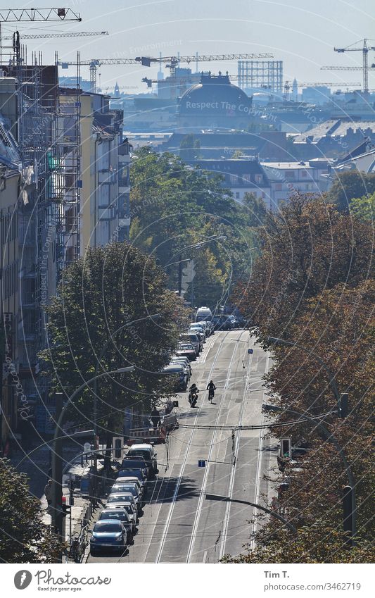 Kastanienallee Berlin kastanienallee Prenzlauer Berg Straße Dach Außenaufnahme Stadt Altstadt Stadtzentrum Hauptstadt Menschenleer Tag Farbfoto Haus Altbau