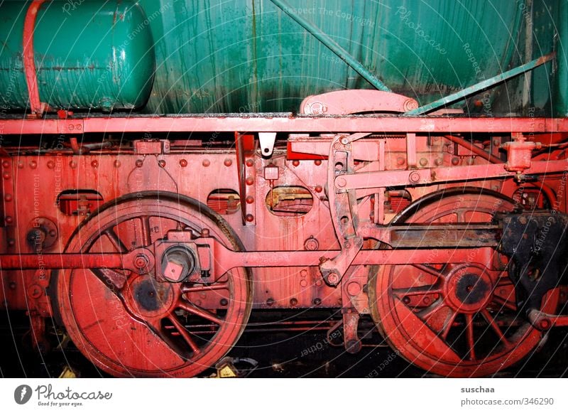 timemachine Technik & Technologie Güterverkehr & Logistik Schienenverkehr Eisenbahn Lokomotive Schienenfahrzeug Metall grün rot Bewegung hart schwer