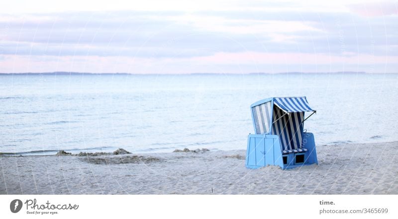 hier riecht's doch nach ... Salz und Fisch ostsee meer wasser strand sand himmel strandkorb Horizont sommer wellen urlaub ferien reisen erholung blau rosa