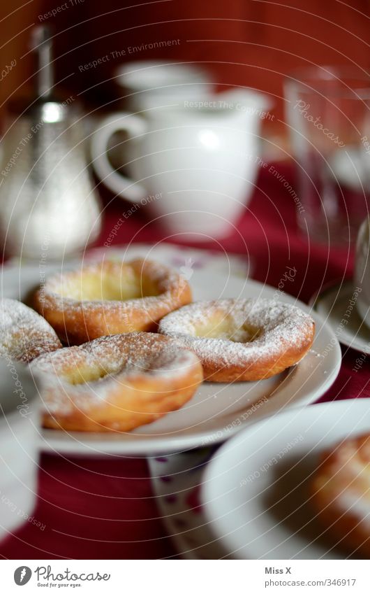 Pfannkuchen Lebensmittel Teigwaren Backwaren Ernährung Frühstück Kaffeetrinken Getränk Geschirr Feste & Feiern Karneval lecker süß Kuchen Krapfen Küchle