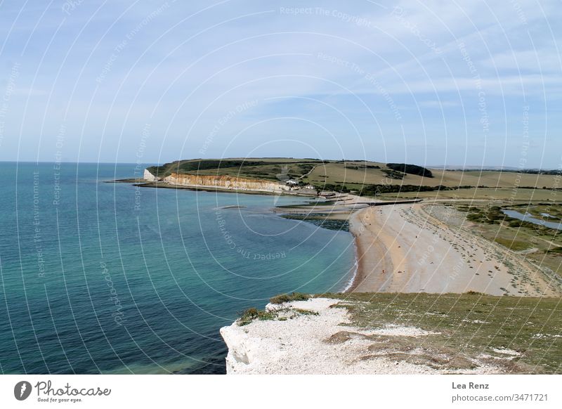 Blick über die wunderschöne Landschaft des Seven Sisters Country Park in Südengland, Großbritannien. MEER Strand Sieben-Schwestern-Landpark Küste Wasser Himmel