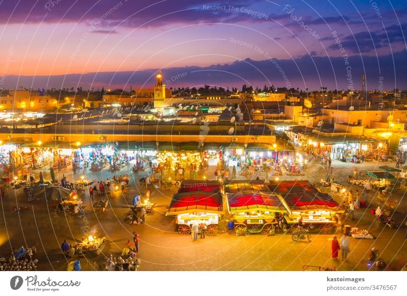 Jemaa el-Fna Platz in der Abenddämmerung, Marrakesch, Marokko Jemaa el Fna jemaa fna Quadrat marrakech Medina Ferien & Urlaub & Reisen Tourismus Wahrzeichen