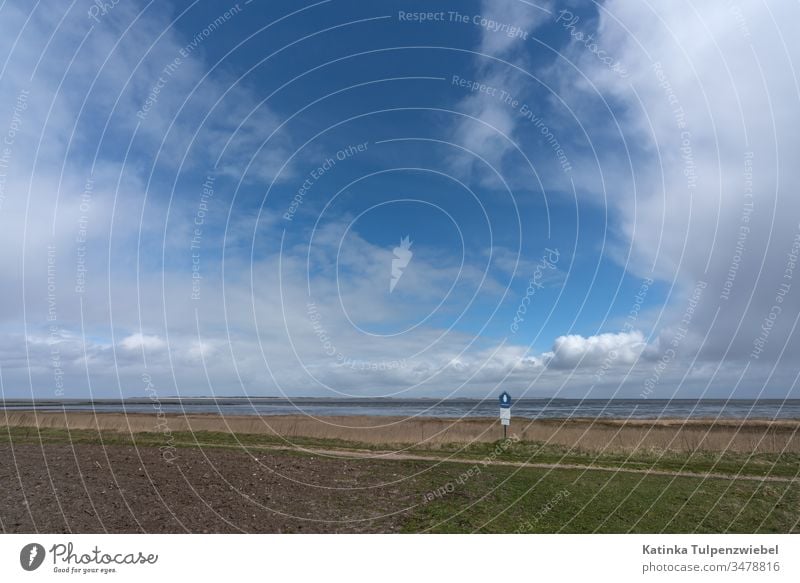 Blick von der Nordseeinsel Amrum auf das Wattenmeer Außenaufnahme Ferien & Urlaub & Reisen Farbfoto Ferne Abenteuer Freiheit Kontrast Wetter Klima