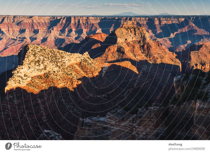 Blick in den Grand Canyon bei Sonnenuntergang Schönes Wetter Wärme blau Ferne Panorama (Aussicht) dramatisch Horizont Abenteuer Stimmung fantastisch