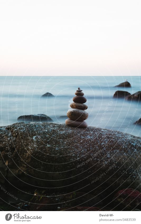 In der Ruhe liegt die Kraft - Steinmännchen Steinhaufen telikine Weg Ziel klein groß stark schwach Turm Steine Anordnung Steinturm Kultur Religion & Glaube