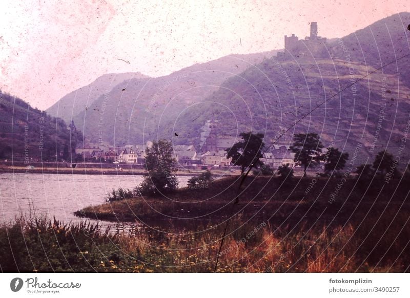 altes Dia von Burg am Fluß Burg am Rhein rhein Fluss Landschaft Durchmesser Diapositiv Rheintal vergilbt Geschichte Erinnerung vergangenheit alte Zeiten 50iger