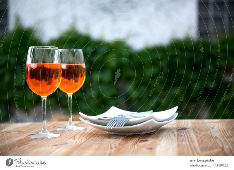 Aperol Spritz Lebensmittel Essen Abendessen Bioprodukte Vegetarische Ernährung Diät Italienische Küche Getränk Alkohol Spirituosen Sekt Prosecco Geschirr Teller