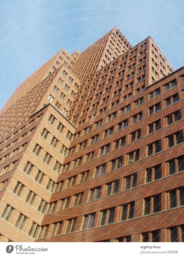 little ny Bürogebäude Potsdamer Platz Fenster Backstein Zacken Ecke Architektur Berlin kolhoff-haus Himmel Stein eighty-four