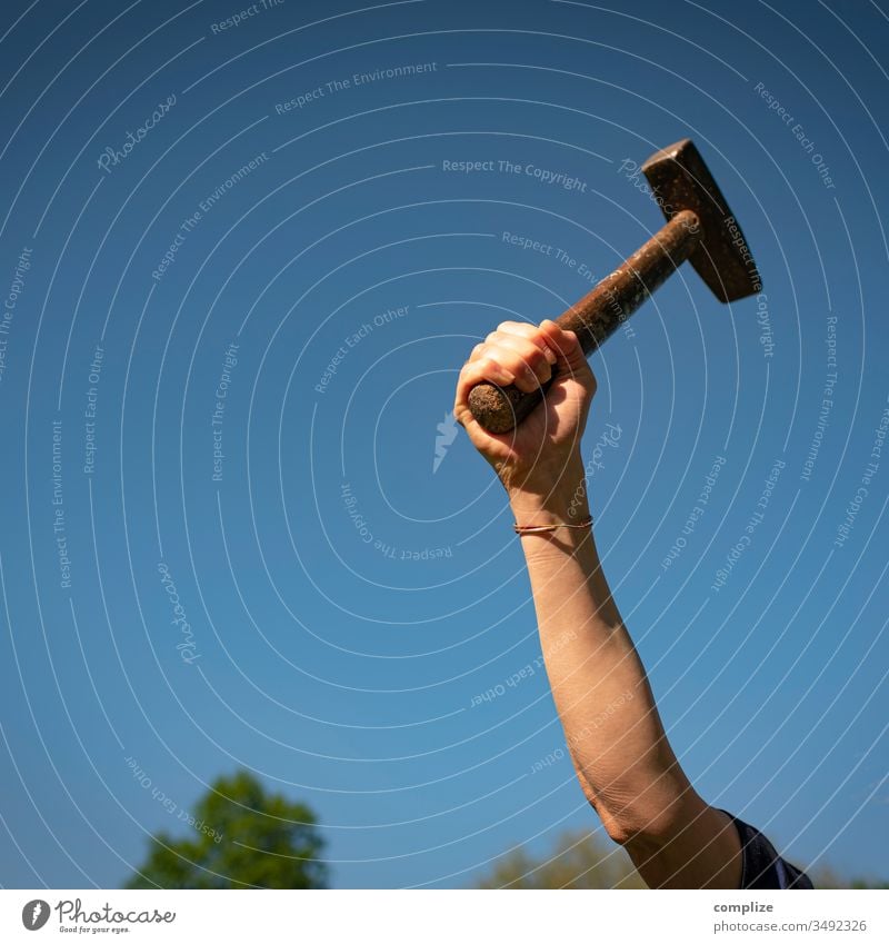 Handwerker - Schlagkraft Hammer hammer und sichel objekt der begierde heimwerken handwerkskunst bau bauen Holzhammer Kraft Bauhaus Baustelle Kreativität Kreis