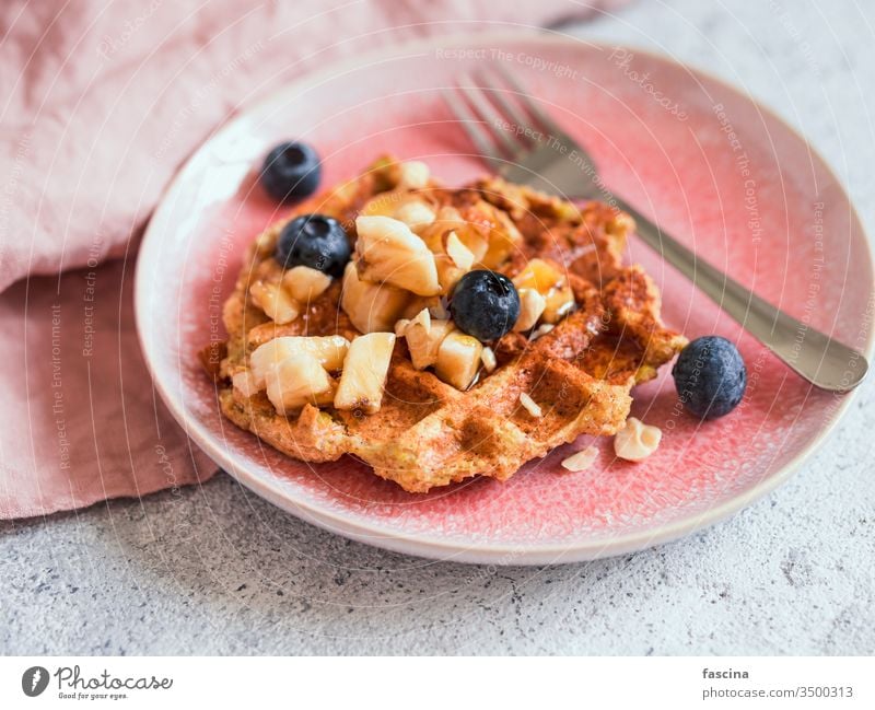 Gesunde glutenfreie Haferwaffeln. Leerzeichen kopieren Textfreiraum Belgische Waffel Gesundheit Waffeln Haferflocken appetitlich leicht gebacken Bäckerei