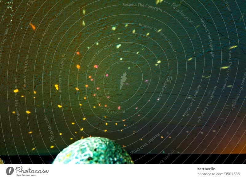 Unverhoffte Discokugel bunt discokugel farbe farbig lichtpunkte farbkalibrierung farbspektrum farbverlauf farbwert lichtflecke vierfarbig farbpunkte flecken