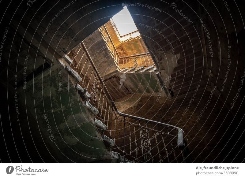 Heilstätten Beelitz II lost places Menschenleer Gebäude Verfall Architektur Vergänglichkeit Farbfoto Haus Bauwerk Ruine Licht Vergangenheit Wandlitz