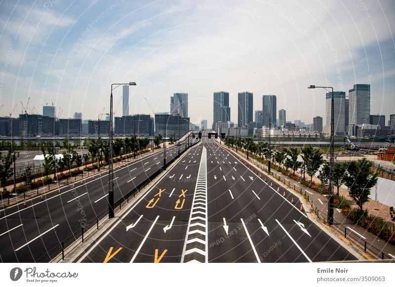 Die Skyline von Tokio mit einem Unterschied Tokyo klare Linien Himmel Straße neu frisch Autofrei Japan Stadt Architektur