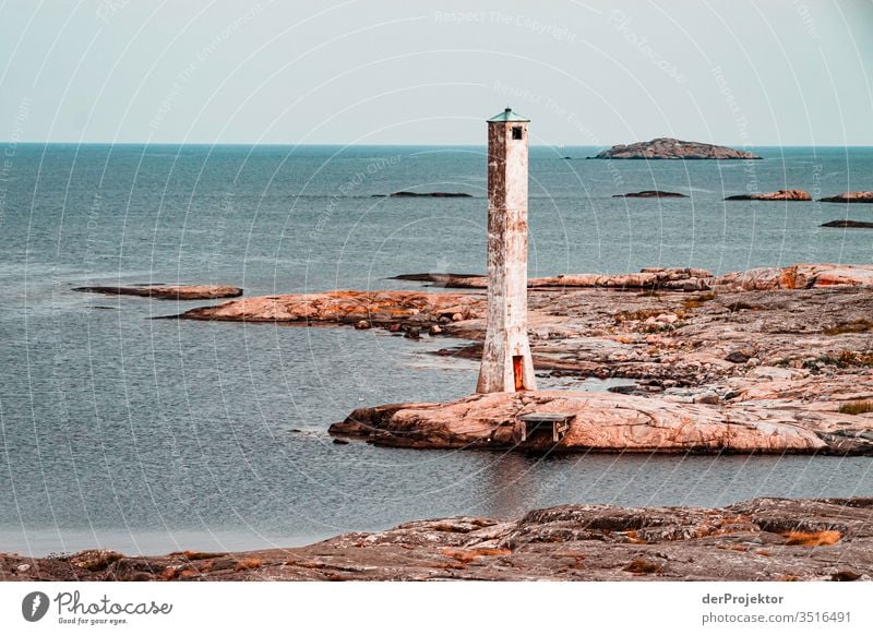 Historischer Leuchtturm in den Schären Panorama (Aussicht) Zentralperspektive Starke Tiefenschärfe Kontrast Licht Tag Textfreiraum rechts Textfreiraum oben