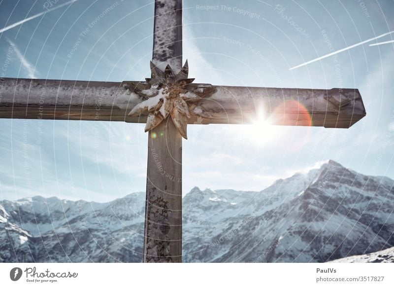 Gipfelkreuz im Gegenlicht / österreichische Alpen Bad Gastein Winter Österreich Hohe Tauern Salzburger Land Berg Bergsteigen Bergfex Sonnenschein Edelweiss