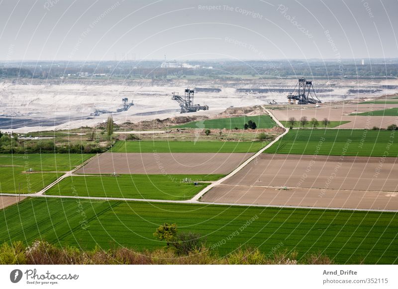 Braunkohletagebau Energiewirtschaft Maschine Umwelt Natur Urelemente Sand Feld Endzeitstimmung Bagger Bergbau Erde Garzweiler braunkohleabbau Braunkohlenbagger