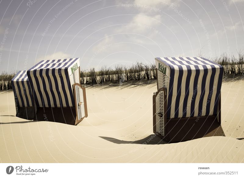 strandkoerbe Küste Strand Nordsee Meer Warmherzigkeit ruhig Erholung Ferien & Urlaub & Reisen Badeurlaub Strandkorb gestreift Sonne Sandstrand Düne Farbfoto