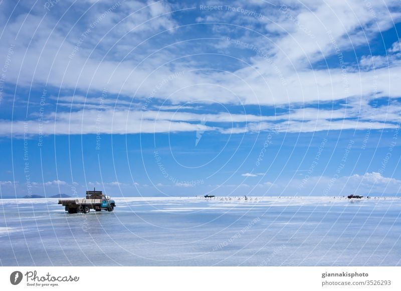 Salzproduktionswagen, Salar De Uyuni, Bolivien Kordilleren von Los Andes Landschaft Tag wüst Hohe Höhenlage Hochebene Hochplateau Die Kordillere der Anden