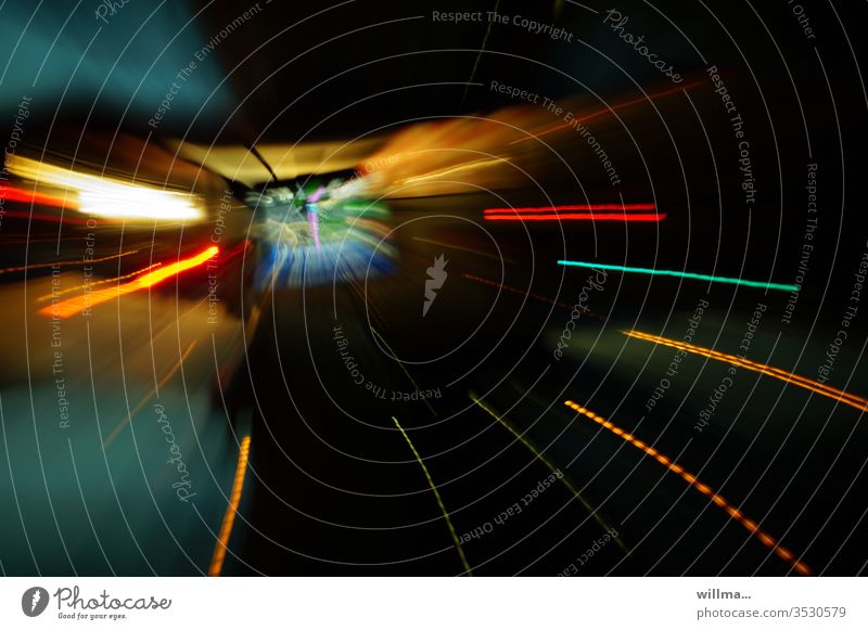 Tunnelblick im Zeitraffer Speed Autofahren Tempo Rausch Drogen Halluzination Geschwindigkeit Zoom Zoomeffekt Navigationssystem Navigationsgerät Navigator irreal